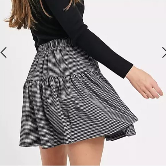 Y.A.S mini skirt set with tiering in mini houndstooth - Picture 2 of 3